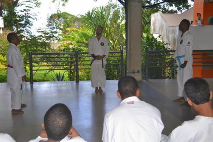 Bahiana-Apresentacao-Atletas-Karate-Adaptado-CAFIS-31-03-2016_(7).jpg