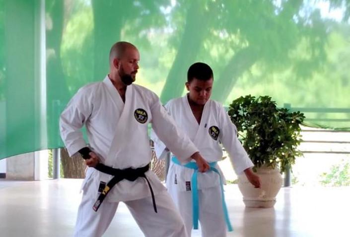 Bahiana-Apresentacao-Atletas-Karate-Adaptado-CAFIS-31-03-2016_(14)(1).jpg