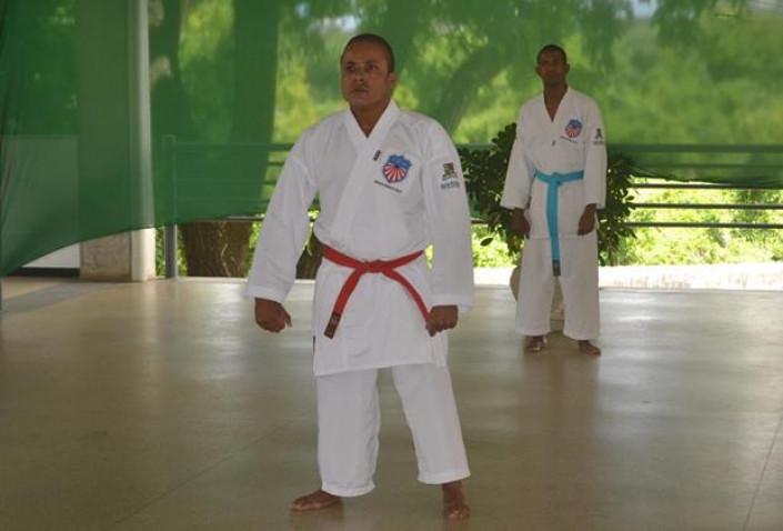 bahiana-apresentacao-atletas-karate-adaptado-cafis-31-03-2016-4-jpg